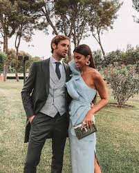 Vestidos de invitada para bodas de invierno: Tienes Una Boda Y Todavia No Has Escogido Look Estas Instagrammers Quizas Te Inspiran Vestido Invitada Boda Noche Vestidos Para Boda Invitada Vestido Corto Boda Invitada