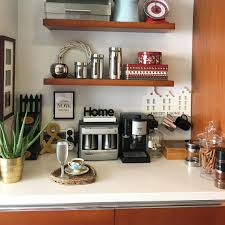 Sonunda Kendime Mutfakta Bir Kahve Kosesi Yaptim Herseyin Elimin Altinda Olmasi Cok Iyi Mutfak Kitchen Masa So Mutfak Duzenleme Mutfak Kahve