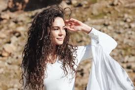 Ebru Sahin Instagram Kalin Saclar Guzellik Kadinlar Guzellik