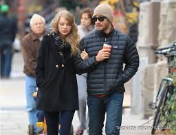 Recently, swift took to twitter to announce the … Secret Phone Calls Between Taylor Swift And Jake Gyllenhaal Ticketing Box Office