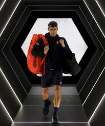 Roger federer 'very disappointed' after withdrawing from australian open and delaying comeback. Rolex Und Roger Federer