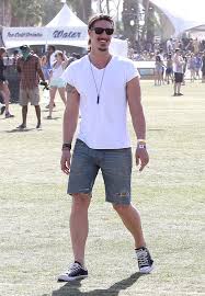 Asos denim in shorts in cut off style. Eric Balfour Denim Shorts Lookbook Stylebistro