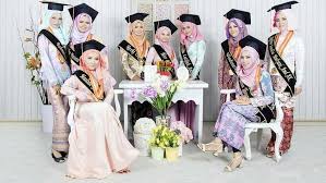 Whats people lookup in this blog: Anti Ribet 5 Tutorial Hijab Wisuda Ini Bisa Kamu Coba Sendiri Di Rumah