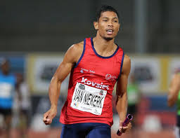 Wayde van niekerk continued his comeback from injury and a positive coronavirus test with victory over 60m in potchefstroom on tuesday (10th november). Van Niekerk Sets New World Record In 300m