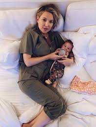She has a son named ryder russell who is named after her father figure kurt russell. Why Kate Hudson Is Raising Her Baby Daughter Rani Genderless Mirror Online