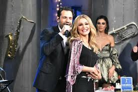 Συγκεκριμένα, ο γνωστός ηθοποιός και παρουσιαστής όταν είχε ανανεώσει το συμβόλαιο του με το κανάλι για το «στην υγειά μας ρε παιδιά», έβαλε έναν αδιαπραγμάτευτο όρο. Kwnstantinos Argyros Prwtoxroniatiko Rebegion Sto Sthn Ygeia Mas Re Paidia Tralala Gr