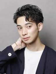天然パーマを活かしたメンズ髪型特集 おすすめのヘアスタイル10選 メンズファッションメディア otokomae 天然パーマ メンズ ヘアスタイル 髪型