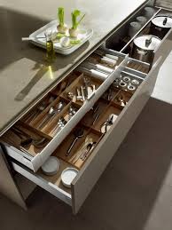 Fácil de montar (incluye herramientas). Organizzare La Cucina Cassetti Top Colore Grigio Posate Pentole Bicchieri Interior Design Kitchen Contemporary Kitchen Decor Modern Kitchen Room Design