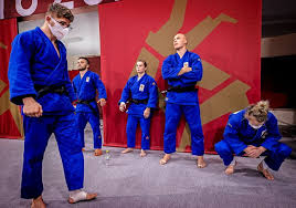 Vier jaar later ontbrak het judo op het programma, maar vanaf 1972 staat het onafgebroken op het programma, aanvankelijk nog alleen voor mannen. 7whubocxuvugbm