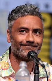 Shall we tell you 18 things to know about taika? Datei Taika Waititi By Gage Skidmore Jpg Wikipedia