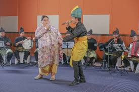 Dondang sayang literally love ballad, originated in malacca sometime in the 15th century, influenced by traditional portuguese folk music. Melestari Seni Budaya Dondang Sayang Utusan Digital