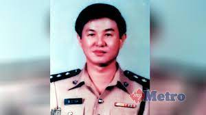 The grand knight of valour (malay: Perginya Pahlawan Gagah Perkasa