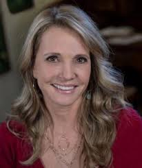 Becoming Mrs. Lewis by Patti Callahan Reveals the Woman Beside the Man