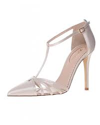 Sarah Jessica Parker Puts Her Best Foot Forward With Her New Collection Of Shoes Designed Just For Brides Bridal Shoes Wedding Shoes Sjp Shoes