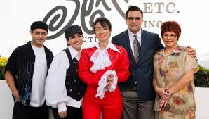 Selena's sister suzette is an executive producer on this scripted series and helped develop this story with her family. Selena La Serie De Netflix Ya Tiene Fecha Para La Parte 2 Diario Que