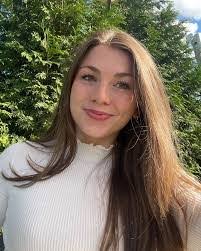 Mackenzie Ryan's Instagram, Twitter & Facebook