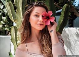 Maybe you would like to learn more about one of these? Supergirl Star Melissa Benoist And More Respond To Ep S Sexual Harassment Scandal