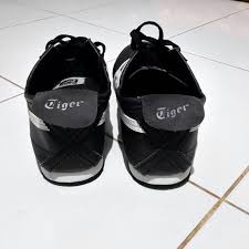 Check spelling or type a new query. Sepatu Asic Onitsuka Tiger Hitam Putih No Original Fesyen Pria Sepatu Di Carousell