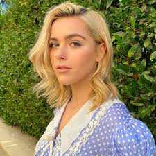 𝑺𝒂𝒍𝒎𝒂 𝑯𝒂𝒚𝒆𝒌.ᶠᵃᵏᵉ (@dxncingquxxn_)