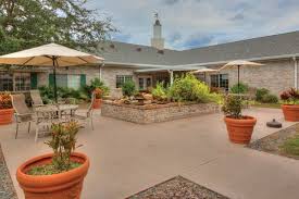 Exceptional Senior Living Awaits You In This Tampa Community That Enables Independence While Still Offering Staff Assistan Therapy Room Screened In Porch Tampa