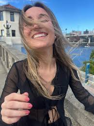 Seeking a Roommate in Florida for a Comfortable Living Space