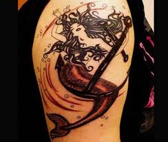 Full back mermaid tattoos design for those who love to get a big size tattoo design. Harika 180 Deniz Kizi Dovmesi Dovme Modelleri Mermaid Tattoos Mermaid Tattoo Picture Tattoos