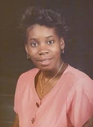 Kelly Powell's Instagram, Twitter & Facebook