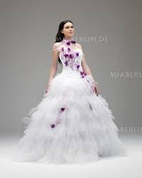 Hochwertige hochzeitskleider in großer auswahl an brautkleider brautjungfernkleider kaufen jetzt die glamouröse hochzeitskleider und genießen schnelles online shopping bei milanoo! Deko Und Diy Blog Kreative Deko Ideen Fur Ein Schones Zuhause Vintage Hochzeitskleider Fur Den Schonsten Tag Im Leben White And Vintage