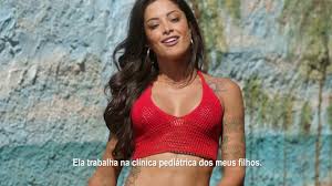 Classificação do imdb 5.9 646 votos. Os Farofeiros Comedia Com Danielle Winits Ganha Novo Video Com Comentarios De Cacau Protasio Cosmonerd