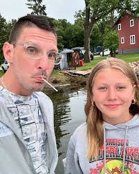 Dillon Deboer's Instagram, Twitter & Facebook