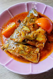 Kari ikan bawal emas yang padu tanpa santan tidak ramai yang tahu fish curry. Kari Kepala Ikan Ala Mamak