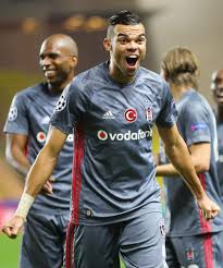 Following closest rivals istanbul başakşehir's draw in trabzon last week, beşiktaş will lift their second consecutive. Uefa Com De On Twitter 3 5 Happy Birthday Besiktas Star Officialpepe