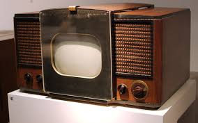 Televiziunea color, sunetul stereo, si a aparut televiziunea prin cablu care permite receptionarea mai multor canale de televiziune de la mai multe statii. Istoria Televiziunii Wikiwand
