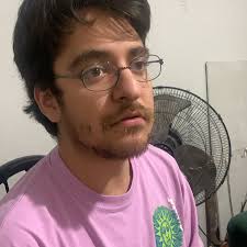 Escribo para mi como mi manera de amor propio y de sacar cosas que aveces  no se como decirlas. He podido conectar con tanta gente por hacer lo que me  gusta. Yo