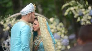 Jalinan hubungan ammar zoni dan irish bella ketahuan saat malam tahun baru 2019. 7 Fakta Pernikahan Irish Bella Dan Ammar Zoni Penuh Kejutan Hot Liputan6 Com