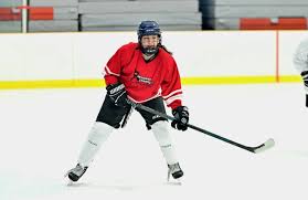 She needs to play: Pangnirtung teen wins spot on competitive Ontario  hockey team