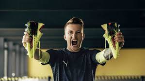 Marco reus simply removed the laces to create a makeshift laceless edition of the puma future netfit 18.1 football boots. What Boots Does Marco Reus Wear