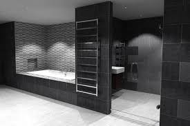 Desain kamar mandi minimalis yang modern, bisa menjadi pilihan konsep yang pas buat kamu. Ini Inspirasi Nuansa Hitam Pada Kamar Mandi Lifestyle Bisnis Com