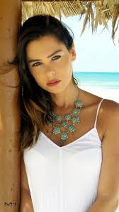 Carole El Hajj Fans updated their cover photo.