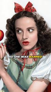 Melanie Nielson's Instagram, Twitter & Facebook