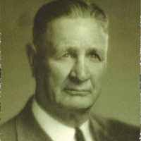 Marie Budge's Instagram, Twitter & Facebook