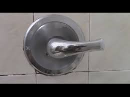 To test to make sure the leak is fixed, turn on the water and let it run for a minute. How To Fix A Leaking Single Handle Bathtub Faucet Quick And Easy Youtube