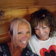 Hairdressers for thinning hair in Muncie?