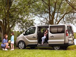 Con renault best for you tuo da 219 € al mese iva esclusa disponibile anche con cambio edc. New Renault Trafic Passenger North Cheam Surrey Loads Of Vans