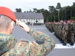 Das erste handy war das motorola dynatac. Bundeswehr Das Land Lauft Auf Reserve Volksstimme De
