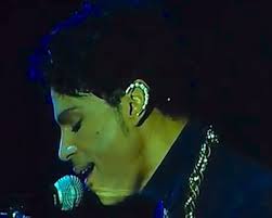 People say I'm wearing heels because I'm short. I wear heels because the  women like 'em.” 🕊️ Lori Elle, Robia LaMorte (aka Diamond + Pearl) & Robin  Power are asked 'Why do