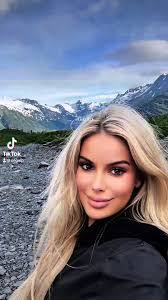 Natalie Gauthier's Instagram, Twitter & Facebook