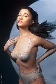 Ariana grande sin brasier