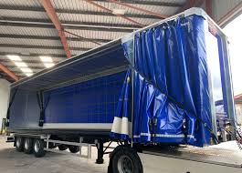 A gable roof has the same pitch on each side, as well as the same length. How To Safely Operate Curtains On A Curtain Sided Trailer Fleet Assess