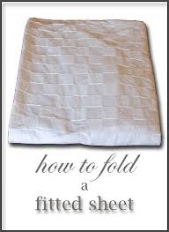 Before proceeding, make sure your flat and fitted sheets are the same width. How To Fold A Fitted Sheet The Art Of Doing Stuff